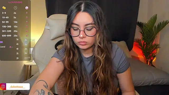 dakottaa  online show from March 20, 12:11 am