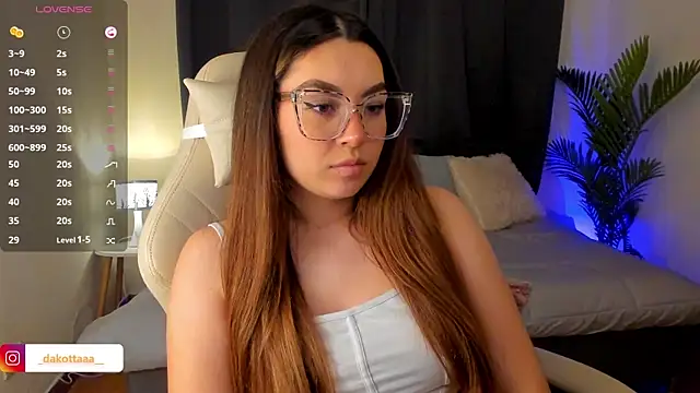 Snapshot of dakottaa_ chatting on November 14, 11:52 pm dakottaa online show from November 14, 11:52 pm