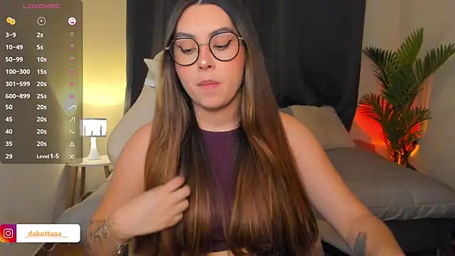 dakottaa  online show from March 27, 11:38 pm