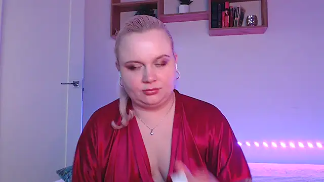 Karolina love  online show from April 8, 12:45 am