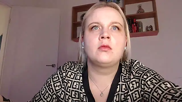 Karolina love  online show from November 15, 7:51 pm