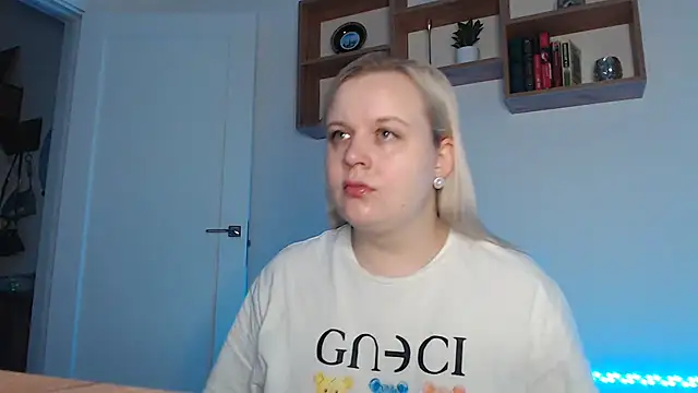 Karolina love  online show from October 26, 11:10 am