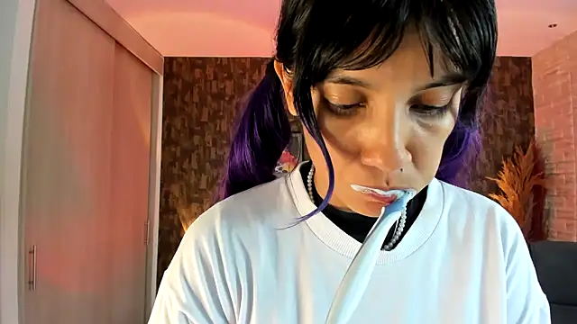 Snapshot of kitty__horny chatting on February 7, 5:40 pm kitty horny online show from February 7, 5:40 pm