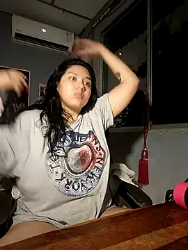 Snapshot of DanelyLopez chatting on February 21, 2:02 am DanelyLopez online show from February 21, 2:02 am