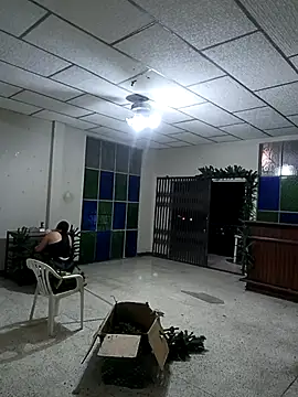 Snapshot of DanelyLopez chatting on December 19, 1:42 am DanelyLopez online show from December 19, 1:42 am