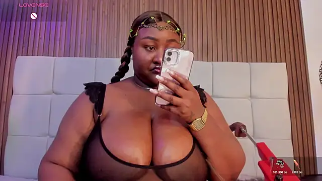 Saravy Blandon online show from March 11, 10:42 am