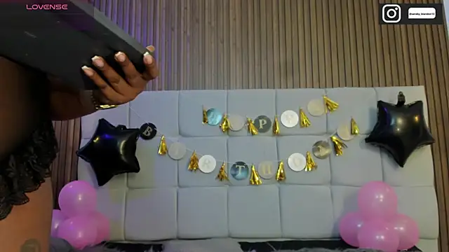 Saravy Blandon online show from December 20, 11:35 am