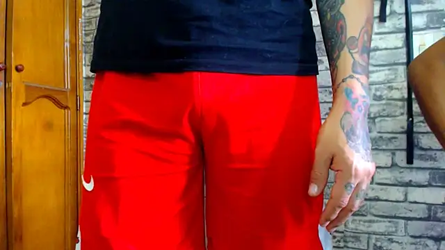 Snapshot of SelfSuck9inchs chatting on February 26, 8:58 pm SelfSuck9inchs online show from February 26, 8:58 pm