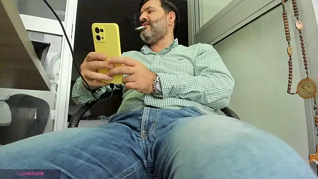 Maxi TheBigDaddy online show from April 17, 1:25 pm