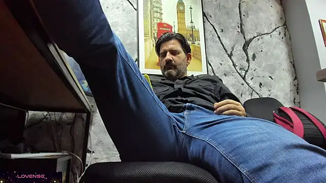 Maxi TheBigDaddy online show from December 18, 12:05 am