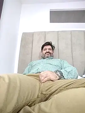 Maxi TheBigDaddy online show from February 26, 11:27 pm