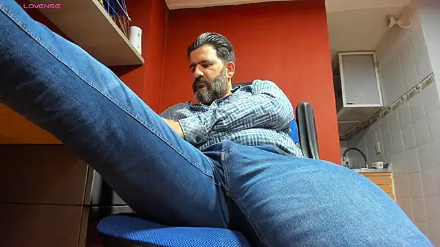 Maxi TheBigDaddy online show from February 28, 9:23 pm