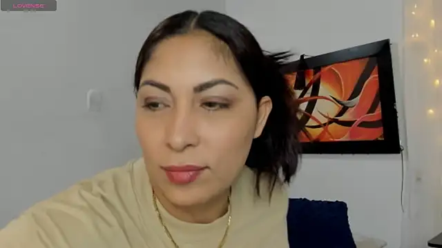 Lauralove 69 online show from May 13, 9:44 pm