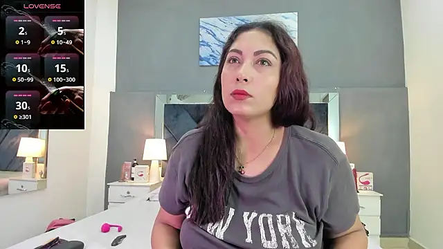 Lauralove 69 online show from March 24, 9:15 pm