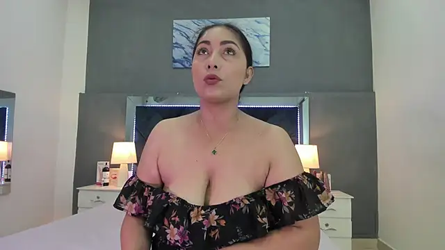 Lauralove 69 online show from January 8, 9:10 pm