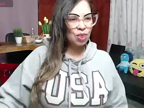 jademoomsm online show from February 6, 4:30 am