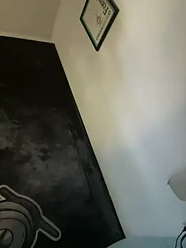 Sarah millerr  online show from April 16, 9:15 pm