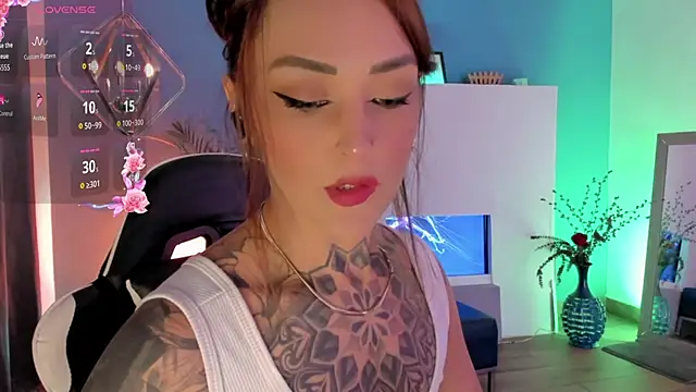 Snapshot of Megan_inked chatting on May 4, 3:43 am Megan inked online show from May 4, 3:43 am
