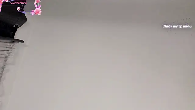 Snapshot of Megan_inked chatting on November 1, 4:19 am Megan inked online show from November 1, 4:19 am