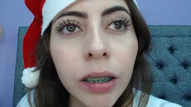 LilaSuni online show from December 4, 9:51 pm