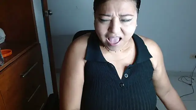 mariemiller19 online show from April 5, 8:59 pm