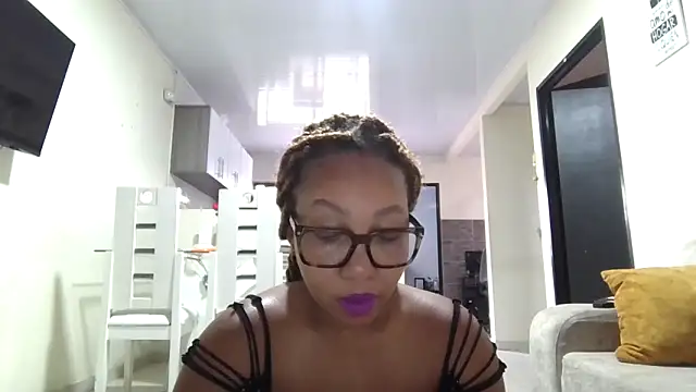 megan-hotxx online show from April 8, 3:46 pm