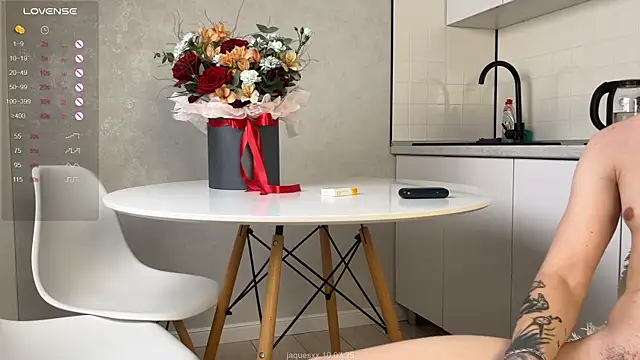 Snapshot of Jaquesxxx chatting on March 10, 4:46 pm Jaquesxxx online show from March 10, 4:46 pm