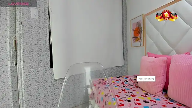 EmiliBonnie online show from October 1, 11:08 pm