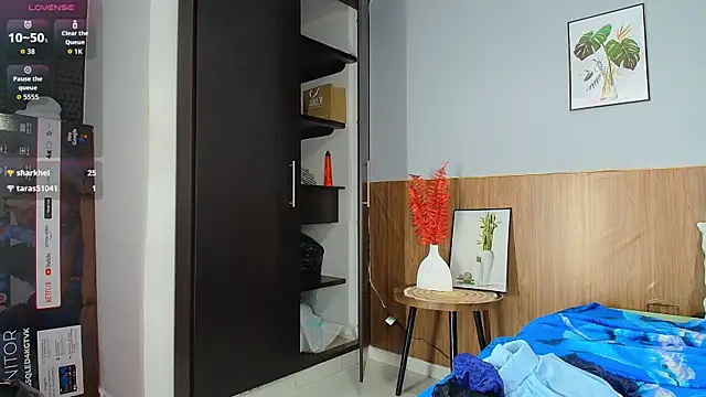 EmiliBonnie online show from January 13, 10:24 pm