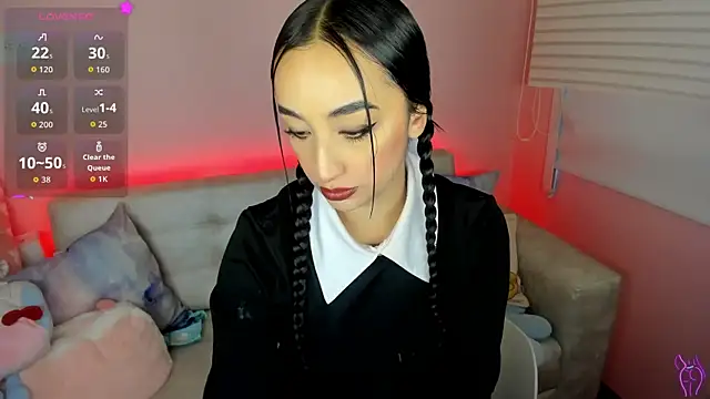 tinysara online show from March 8, 4:21 pm