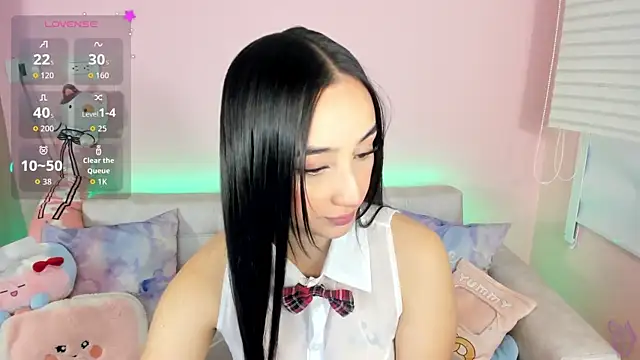 tinysara online show from March 11, 4:23 pm