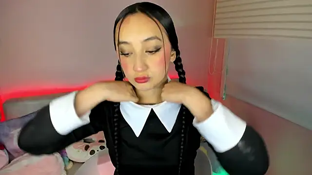tinysara online show from July 9, 3:33 pm