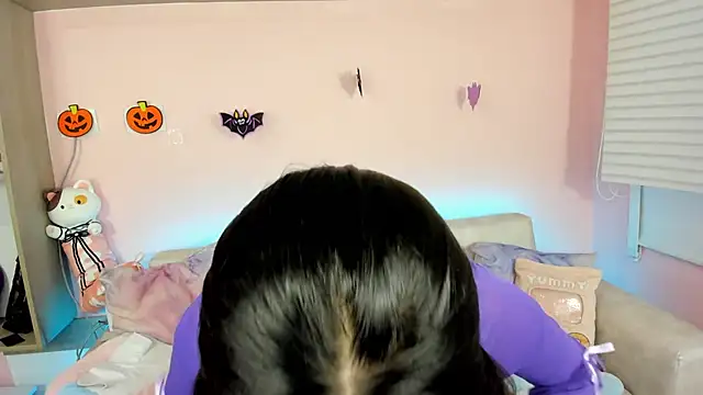 tinysara online show from October 24, 4:06 pm