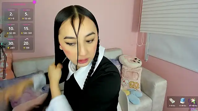 tinysara online show from February 8, 4:15 pm