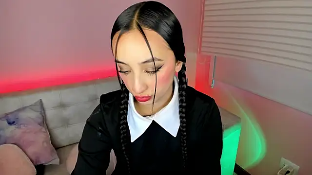 tinysara online show from July 12, 4:08 pm