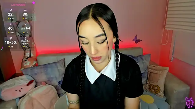 tinysara online show from March 13, 4:34 pm