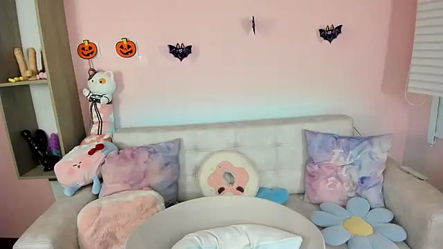 Snapshot of tinysara chatting on October 9, 4:29 pm tinysara online show from October 9, 4:29 pm