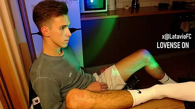 Snapshot of Midnighter_ chatting on September 24, 1:46 am Midnighter  online show from September 24, 1:46 am