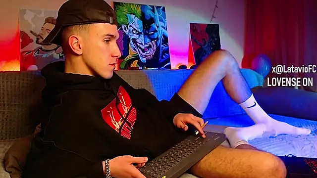 Snapshot of Midnighter_ chatting on January 30, 9:04 am Midnighter  online show from January 30, 9:04 am