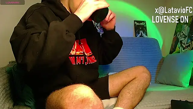 Snapshot of Midnighter_ chatting on June 15, 10:20 pm Midnighter online show from June 15, 10:20 pm