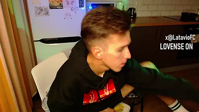 Snapshot of Midnighter_ chatting on September 20, 1:10 am Midnighter  online show from September 20, 1:10 am