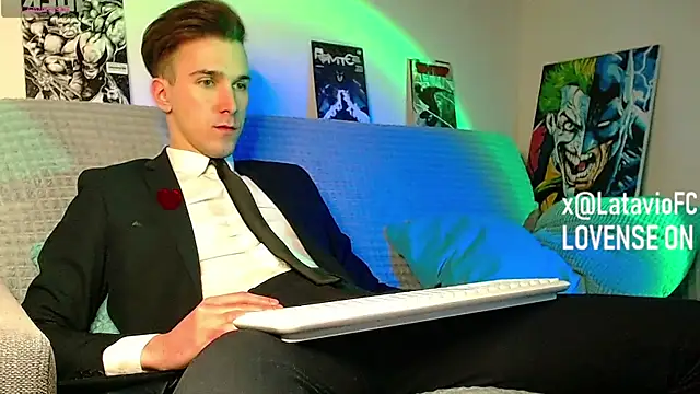 Midnighter  online show from April 8, 5:25 pm