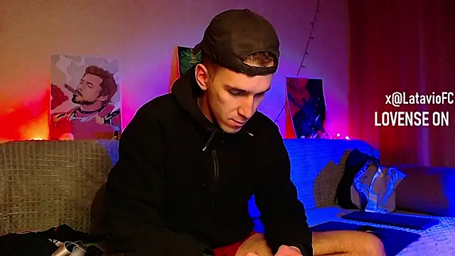 Snapshot of Midnighter_ chatting on February 9, 10:21 pm Midnighter  online show from February 9, 10:21 pm