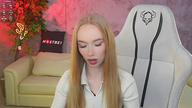 Snapshot of Amelia_Blaze chatting on December 9, 7:06 am Amelia Blaze online show from December 9, 7:06 am