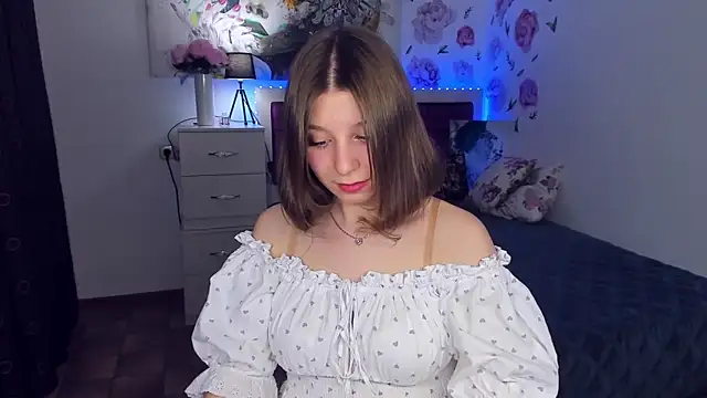 RinaMoore online show from February 9, 2:50 pm