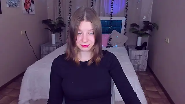 RinaMoore online show from March 13, 1:07 pm