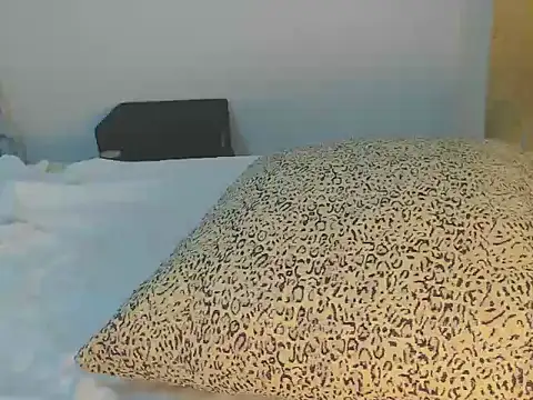 Snapshot of wetmypants chatting on October 4, 8:38 am wetmypants online show from October 4, 8:38 am