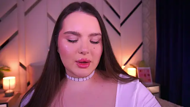 CuteAmberr online show from March 21, 12:01 am