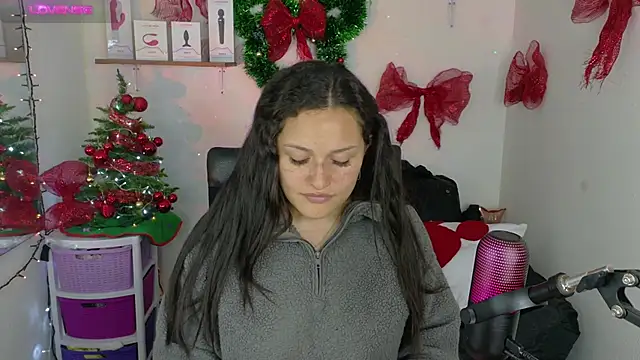 Snapshot of megan_doll2 chatting on December 21, 1:58 am megan doll2 online show from December 21, 1:58 am