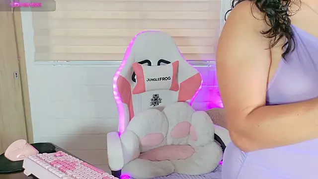 megan doll2 online show from March 18, 8:10 pm